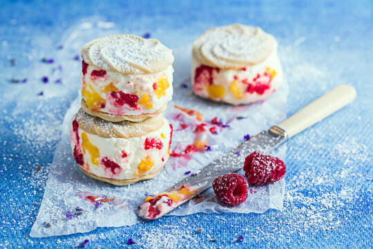 Viennese ice cream sandwiches