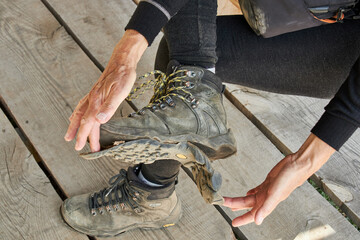 развалившиеся ботинки