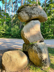 Kamienie ustawione w kształcie grzyba