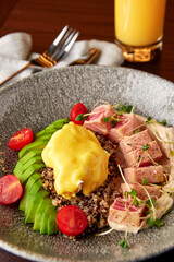 Quinoa with tuna, hummus, egg and vegetables