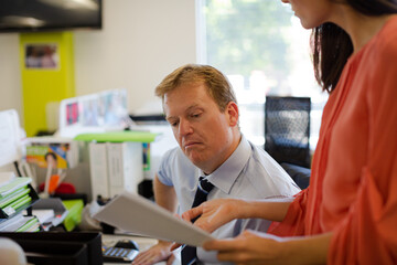 Obraz premium Business people talking in office