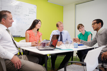 Obraz premium Business people talking in meeting