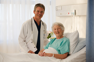 Fototapeta premium Doctors and business people talking