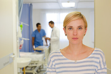 Obraz premium Patient leaving hospital room