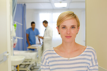 Obraz premium Patient leaving hospital room