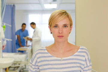 Obraz premium Patient leaving hospital room