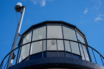 Obraz premium Close up of the glass light tower at the Owls Head Lighthouse