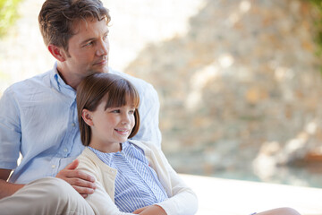 Obraz premium Father and daughter outdoors, smiling