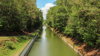 Côte-d'Or - Le canal de Bourgogne à Buffon