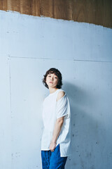 ショートヘアの女性