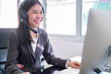 The operator is advising customers.
