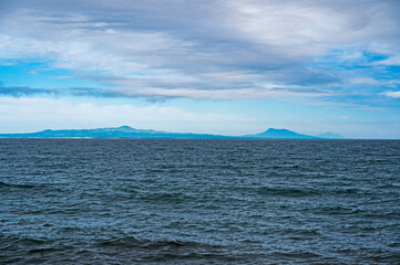 野付半島から望む国後島