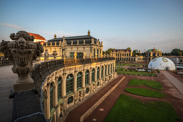 Fototapeta premium Dresden, Zwinger im Sonnenaufgang