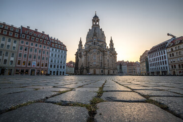 Obraz premium Dresden, Frauenkirche im Sonnenaufgang