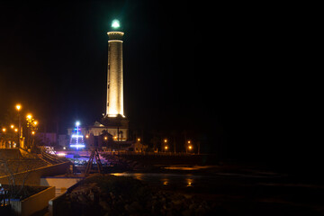 Vista nocturna del faro de Chipiona