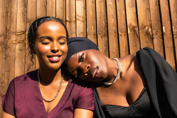 UK, London, Portrait of two friends outdoors