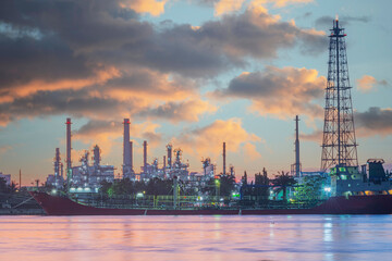 Naklejka premium Oil refining export business
