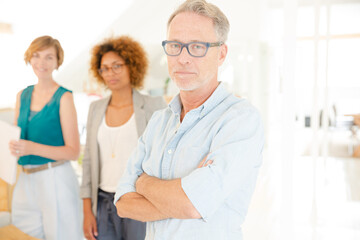 Obraz premium Businessman standing in office