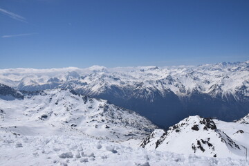 Fototapeta na wymiar Snowy Mountain Tops Cime Caron Val Thorens France