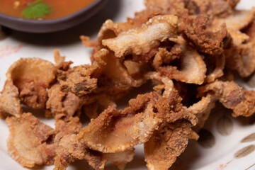 Fried Sliced Pork with Fish Sauce and Spicy Sauce