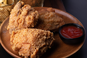 Crispy Chicken with Tomato Sauce