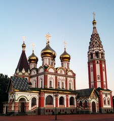 Fototapeta na wymiar Orthodox church with golden domes 