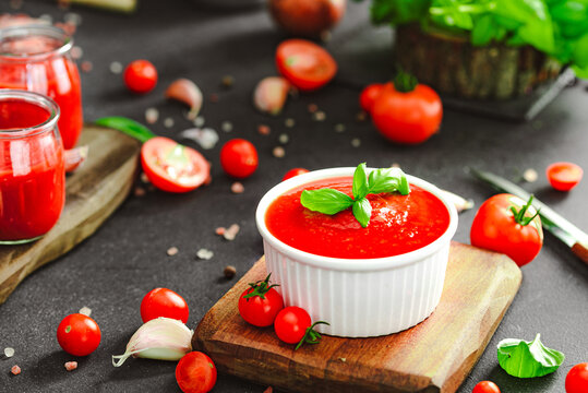 Tomato passata with basilium and garlic.