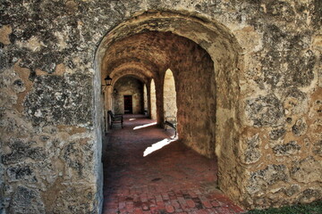 Obraz premium Mission Tunnel