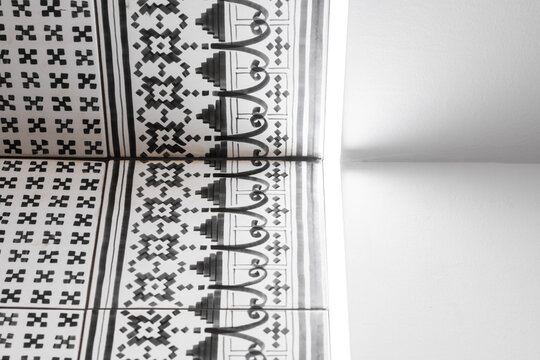 tiles pattern black and white 