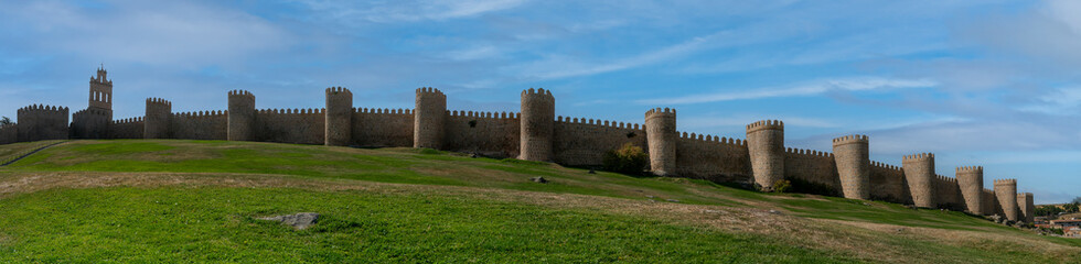 Fototapeta na wymiar Panoramic view of the medieval Romanesque wall, Avila (City of Stones and Saints), Spain...