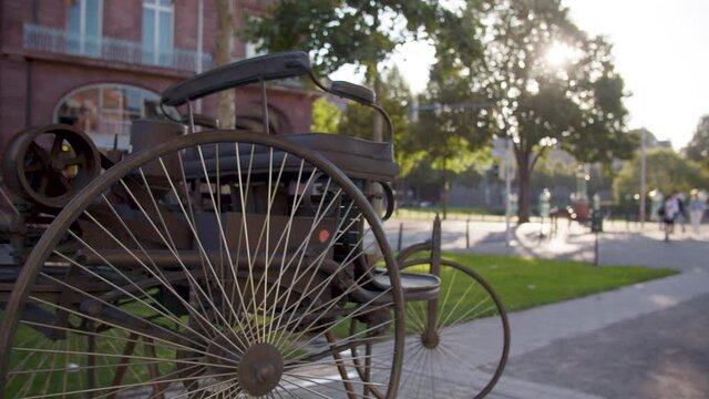 Wheel of the first car in Sunset left to right