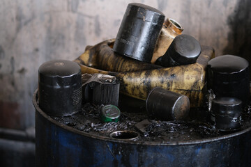 Poor storage of old engine oil can cause leaks and contaminate the environment, causing serious...