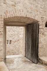 murowane wejście