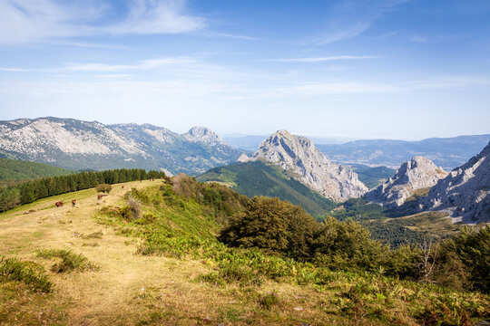 urkiola national park landscape