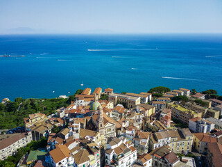 Naklejka premium Vista aerea della città di vietri sul mare, costiera amalfitana