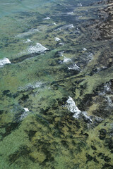 Fotografía aérea de la costa de arrecifes en Corralejo en la isla de Fuerteventura, Canarias

