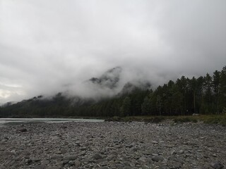 Облака, горы