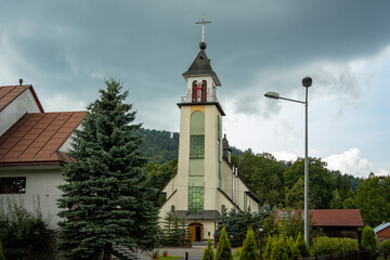 Kościół MB Nieustającej Pomocy w Uściu Gorlickim, Beskid Niski - obrazy, fototapety, plakaty