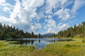 Obraz premium Panorama lago di montagna