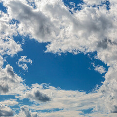 Fototapeta premium blue sky with white cumulus clouds as a natural background