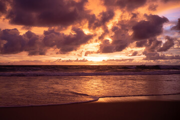 Obraz premium landscape sunset over sea silhouette Sky.Dramatic sky Colorful dark.