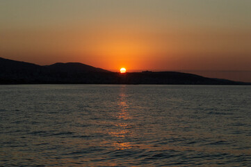 Pôr-do-sol no mar negro