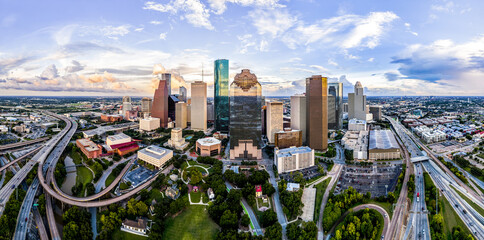 Ariel cityscape view of downtown Houston Texas with park in foreground - obrazy, fototapety, plakaty