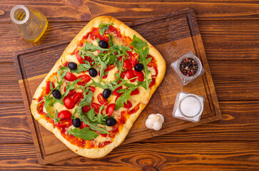 Traditional italian pizza with vegetables