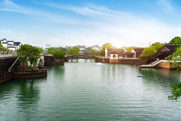 Obraz premium Yanshui Pavilion is one of the famous scenic spots in Jiujiang City, Jiangxi Province