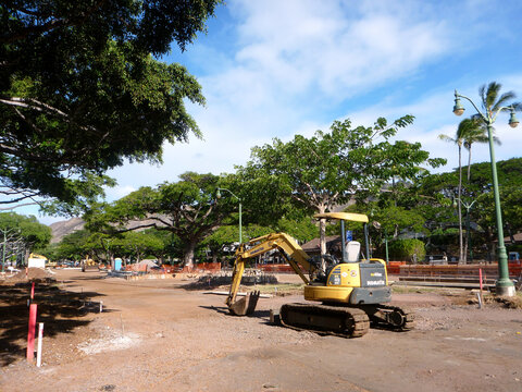 Komat'su Construction Machines rebuild the Waikiki Shell Parking lot