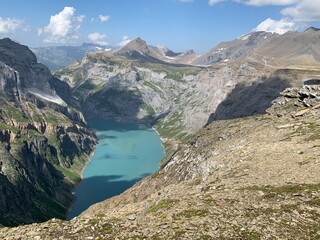 Fototapeta na wymiar Bergwanderung im Hochgebirge, Limmerensee