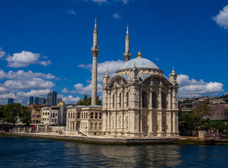 Fototapeta na wymiar istanbul Ortakoy mosque 