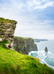Cliffs of Moher rPanorama in Irland Meer Ozean Küste Atlantik Klippen Felsen Landschaft Natur / Ireland, Sea Ocean Coast Atlantic Cliffs Rock Landscape Nature