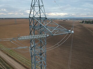 Torre eléctrica de alta tensión 220kV en ángulo con aisladores de vidrio para evacuación de planta renovable